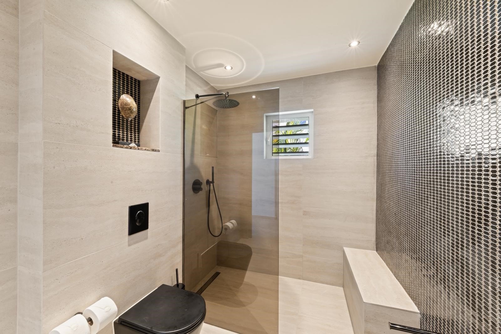 Moderne badkamer met inloopdouche